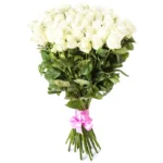 Композиция из 51 белой розы под ленту